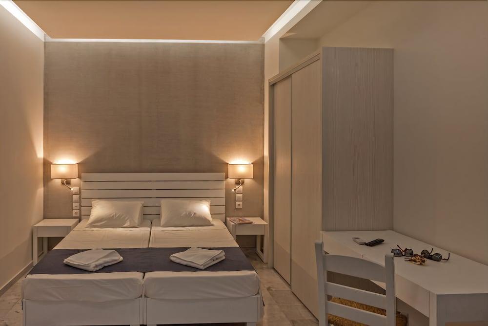 Meltemi Coast Suites Rethymno  Exterior photo