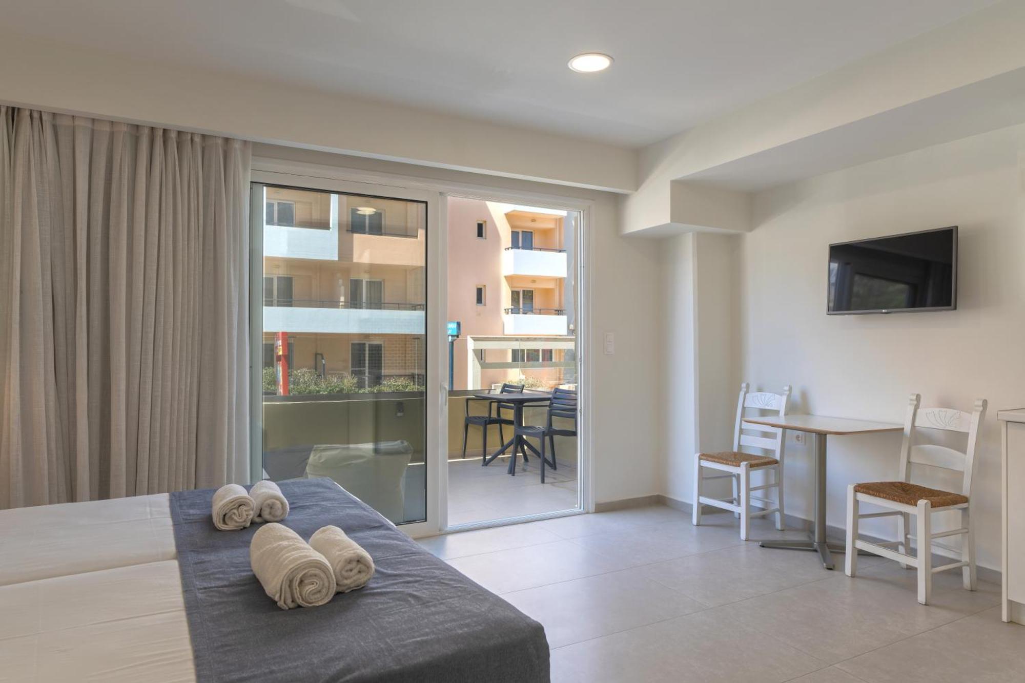 Meltemi Coast Suites Rethymno  Exterior photo